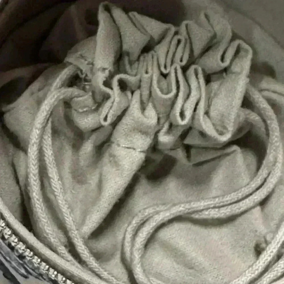 NEW DIOR Around The World Mini Round Zip Jewelry Travel Case Blue & White - Picture 6 of 6